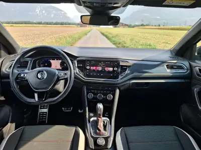 VW T-Roc 2.0 TSI Sport DSG 4Motion — SUV compact 190ch, traction intégrale et technologie connectée — intérieur