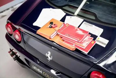 Ferrari F550 Pozzi Blue — Chef-d'œuvre des années 2000, historique complet depuis Ferrari Zénith — Innenraum