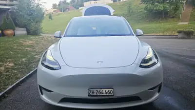 Tesla Model Y Long Range Dual Motor AWD — Performance électrique et autonomie premium — Miniatur 8