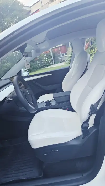 Tesla Model Y Long Range Dual Motor AWD — Performance électrique et autonomie premium — Miniatur 14