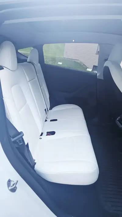 Tesla Model Y Long Range Dual Motor AWD — Performance électrique et autonomie premium — Miniatur 15