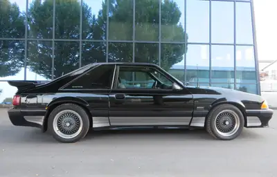 Ford Mustang Saleen 1989 — Muscle car légendaire, 228 ch et faible kilométrage — exterior view