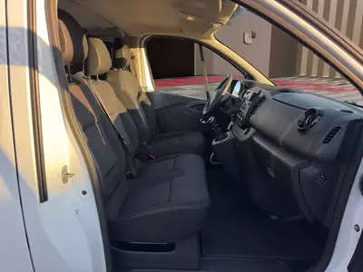 Renault Trafic Blue dCi 120 — Monospace 8 places, diesel économique et spacieux — Miniatur 7