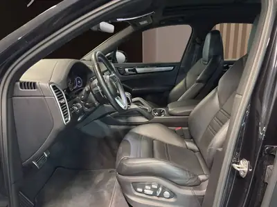Porsche Cayenne S — SUV prestige 440 ch, transmission intégrale, entretien Porsche — dettaglio
