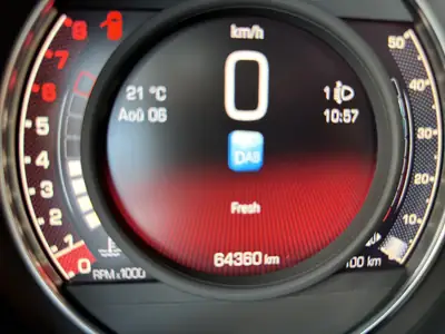 Fiat 595 Abarth 1.4 Turbo — Sportive compacte, 64'400 km, sans sinistre — Miniature 11