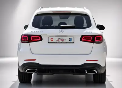 Mercedes-Benz GLC 300 d AMG Line — SUV premium diesel 4Matic, entretien complet — Innenraum
