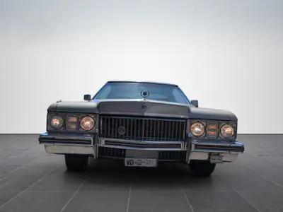 Cadillac DeVille 1973 — Coupé américain légendaire, moteur V8 puissant — exterior view