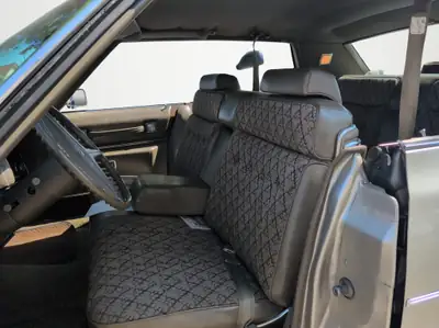 Cadillac DeVille 1973 — Coupé américain légendaire, moteur V8 puissant — dashboard