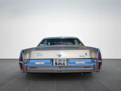 Cadillac DeVille 1973 — Coupé américain légendaire, moteur V8 puissant — interior