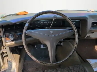 Cadillac DeVille 1973 — Coupé américain légendaire, moteur V8 puissant — Thumbnail 11
