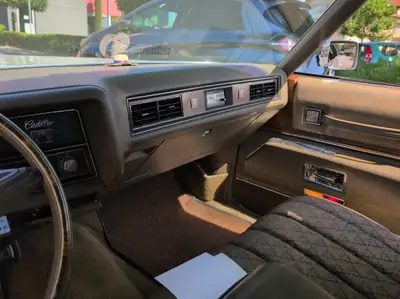 Cadillac DeVille 1973 — Coupé américain légendaire, moteur V8 puissant — Thumbnail 10