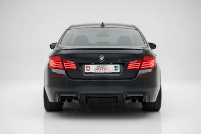BMW M5 Competition Drivelogic — V8 575 ch, Tibaissement H&R, Prestige affirmé — intérieur