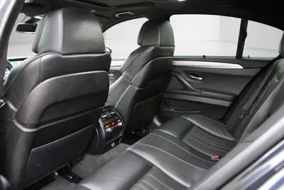 BMW M5 Competition Drivelogic — V8 575 ch, Tibaissement H&R, Prestige affirmé — Miniature 10