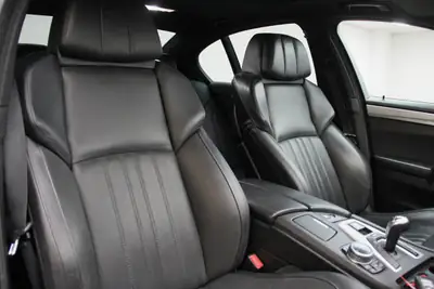 BMW M5 Competition Drivelogic — V8 575 ch, Tibaissement H&R, Prestige affirmé — Miniature 15
