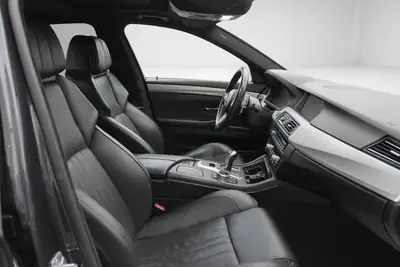 BMW M5 Competition Drivelogic — V8 575 ch, Tibaissement H&R, Prestige affirmé — Miniature 14