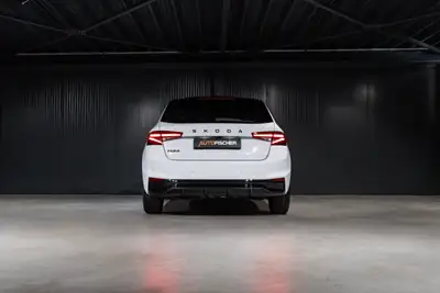 Skoda Fabia 1.0 TSI Monte Carlo DSG — Citadine dynamique, ultra-compacte et bien équipée — Miniature 7