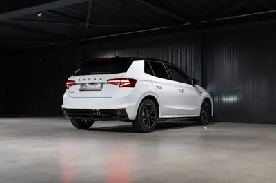 Skoda Fabia 1.0 TSI Monte Carlo DSG — Citadine dynamique, ultra-compacte et bien équipée — Miniature 8