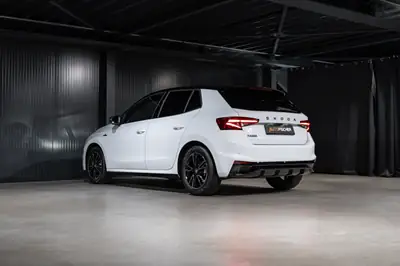 Skoda Fabia 1.0 TSI Monte Carlo DSG — Citadine dynamique, ultra-compacte et bien équipée — Miniature 9