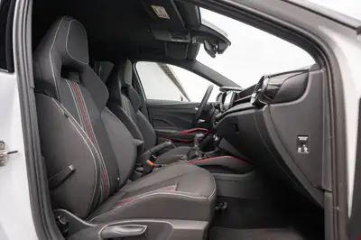 Skoda Fabia 1.0 TSI Monte Carlo DSG — Citadine dynamique, ultra-compacte et bien équipée — Miniature 11