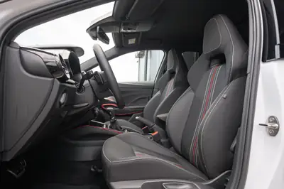 Skoda Fabia 1.0 TSI Monte Carlo DSG — Citadine dynamique, ultra-compacte et bien équipée — Miniature 10