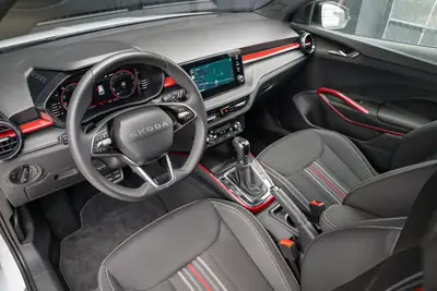 Skoda Fabia 1.0 TSI Monte Carlo DSG — Citadine dynamique, ultra-compacte et bien équipée — Miniature 13