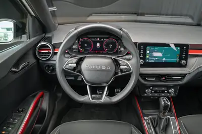 Skoda Fabia 1.0 TSI Monte Carlo DSG — Citadine dynamique, ultra-compacte et bien équipée — Miniature 16