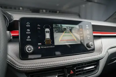 Skoda Fabia 1.0 TSI Monte Carlo DSG — Citadine dynamique, ultra-compacte et bien équipée — Miniature 19