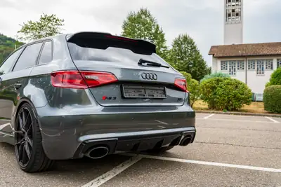 Audi RS3 2.5 T FSI quattro — Berline sportive 431 ch, préparée ABT, entretien complet — rear view