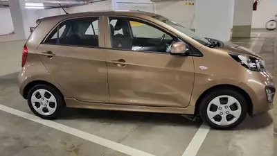 Kia Picanto 1.2 16V Trend — Citadine fiable, essence économique et accident-free — dashboard