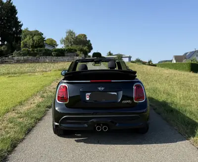 MINI Cooper S Cabriolet 2023 — Décapotable dynamique, à peine roulée — rear view
