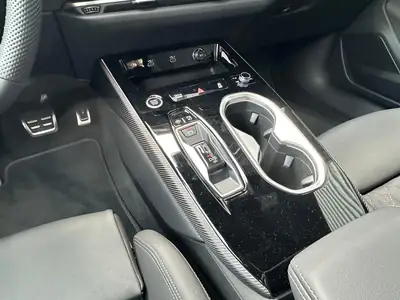 Audi A6 Avant TDI Quattro — Break premium hybride léger, 4 500 km seulement — Miniature 19