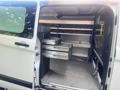 Ford Transit Custom 2.2 TDCi 100 — Utilitaire fiable, entretien maîtrisé, 175 000 km — interior