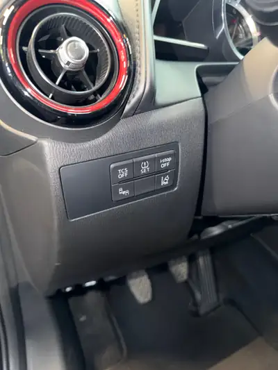 Mazda CX-3 2.0 Revolution AWD — SUV compact polyvalent, entretien récent et équipé — Miniature 22
