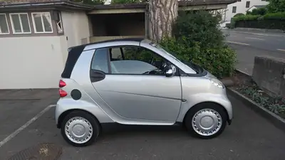 Smart ForTwo 1000 84 Greystyle Edition — Cabriolet compact, économique et sans sinistre — exterior view