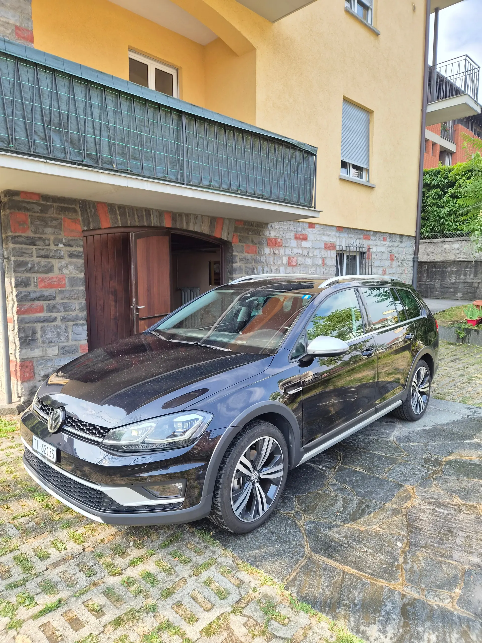 VW Golf Variant Alltrack 2.0 — SUV Familial Robuste, 200 000 km, Diesel Automatique