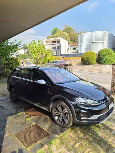 VW Golf Variant Alltrack 2.0 — SUV Familial Robuste, 200 000 km, Diesel Automatique — detail