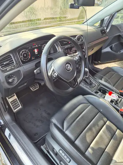 VW Golf Variant Alltrack 2.0 — SUV Familial Robuste, 200 000 km, Diesel Automatique — Thumbnail 8