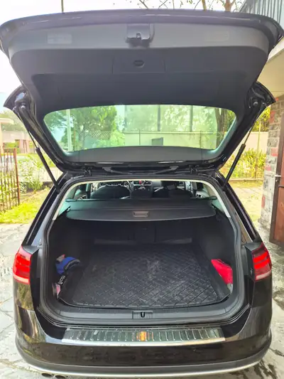 VW Golf Variant Alltrack 2.0 — SUV Familial Robuste, 200 000 km, Diesel Automatique — Thumbnail 13