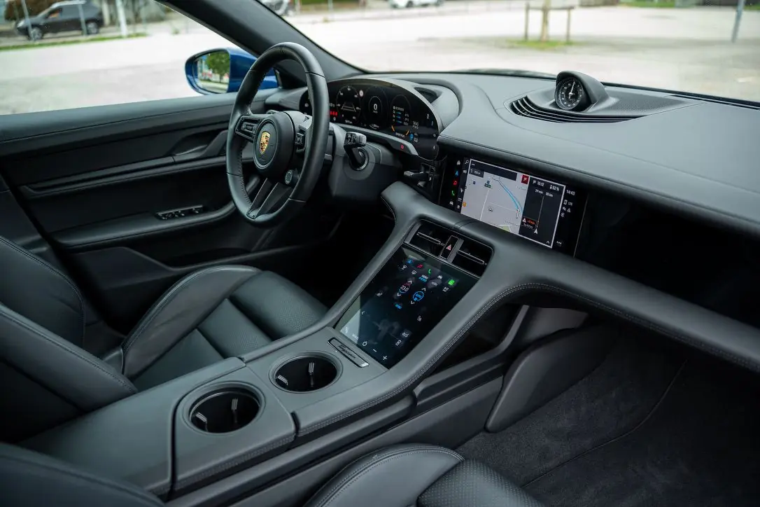 Porsche Taycan 2023 occasion Yverdon-les-Bains — 3
