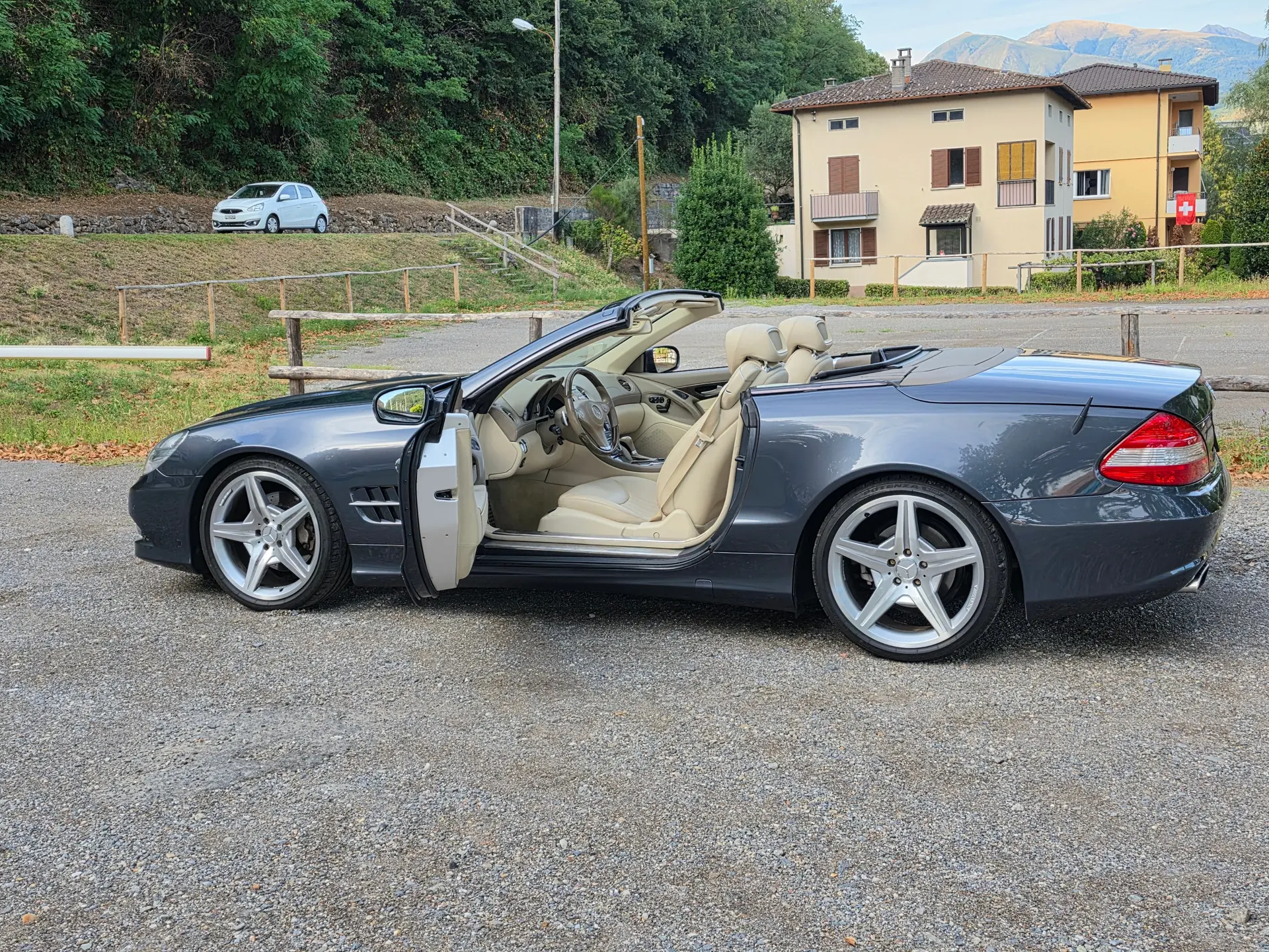 Mercedes-Benz SL 350 — Cabriolet sportif V6 essence, transmission 7G-Tronic