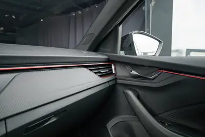 Skoda Scala 1.5 TSI Monte Carlo — Berline dynamique, quasi-neuve et bien équipée — Miniature 21