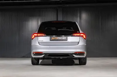 Skoda Scala 1.5 TSI Monte Carlo — Berline compacte neuve avec toit panoramique et technologie sans fil — Detail