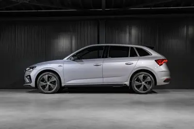Skoda Scala 1.5 TSI Monte Carlo — Berline compacte neuve avec toit panoramique et technologie sans fil — Miniatur 9