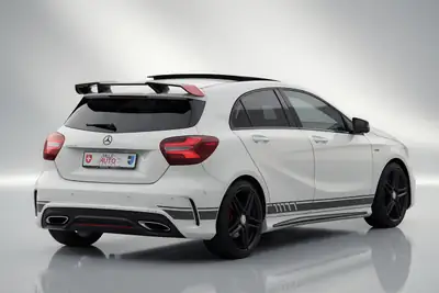 Mercedes-Benz A 250 Sport 4Matic — Berline compacte dynamique, entretien récent et faible kilométrage — tableau de bord