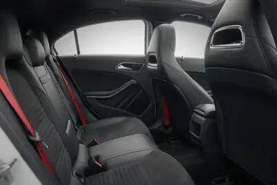 Mercedes-Benz A 250 Sport 4Matic — Berline compacte dynamique, entretien récent et faible kilométrage — Miniature 12
