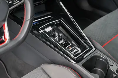 VW Golf 2.0 TSI GTI Clubsport DSG — Performance 301 ch, boîte auto, seulement 20'750 km — Miniature 13