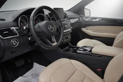Mercedes-Benz GLS 350 d 4Matic — SUV 7 places premium, diesel performant et révisé — Miniatur 9