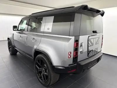 Land Rover Defender 110 3.0 DI6 300 SE — SUV 7 places, 300 ch, première main avec garantie 5 ans — côté