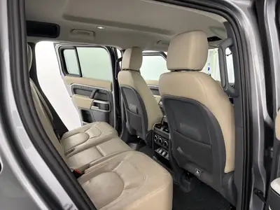 Land Rover Defender 110 3.0 DI6 300 SE — SUV 7 places, 300 ch, première main avec garantie 5 ans — Miniature 11