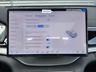 BYD Seal U DM-i Design AWD — SUV coupé hybride rechargeable, 100 km seulement — Miniature 18